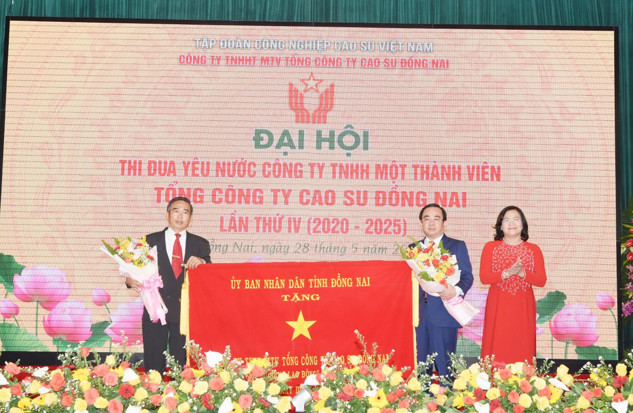 Tự hào truyền thống 46 năm Cao su Đồng Nai