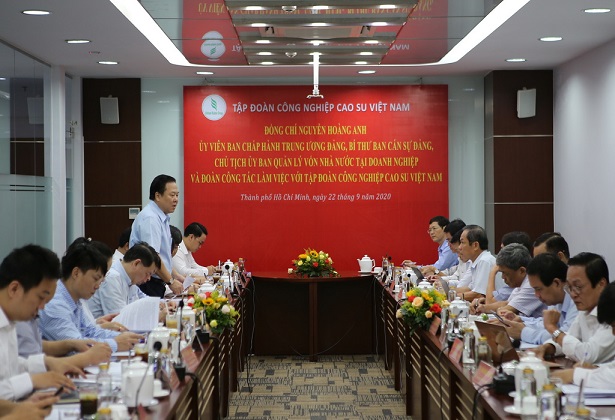 Ủy ban luôn đồng hành, hỗ trợ Tập đoàn Công nghiệp Cao su Việt Nam
