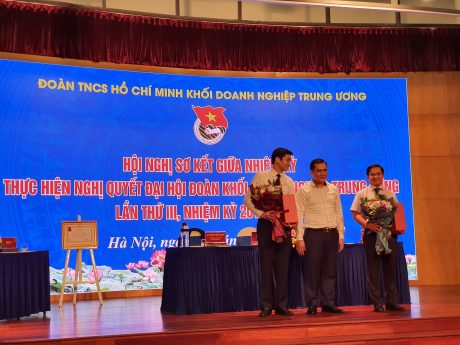 Đoàn Khối Doanh nghiệp TW đón nhận Huân chương Lao động hạng Nhì