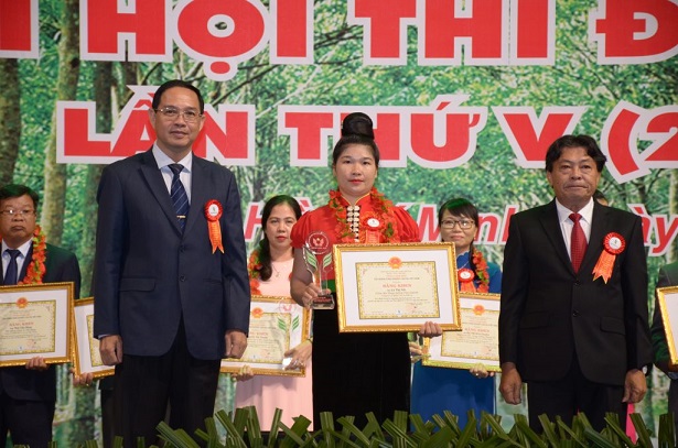 Lò Thị Nết – gương mẫu, tận tụy với công việc