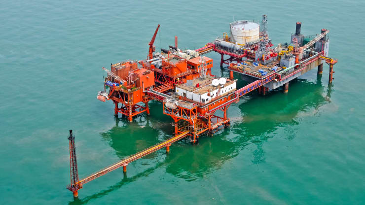 Dầu tăng hơn 1% nhờ dữ liệu kinh tế tích cực