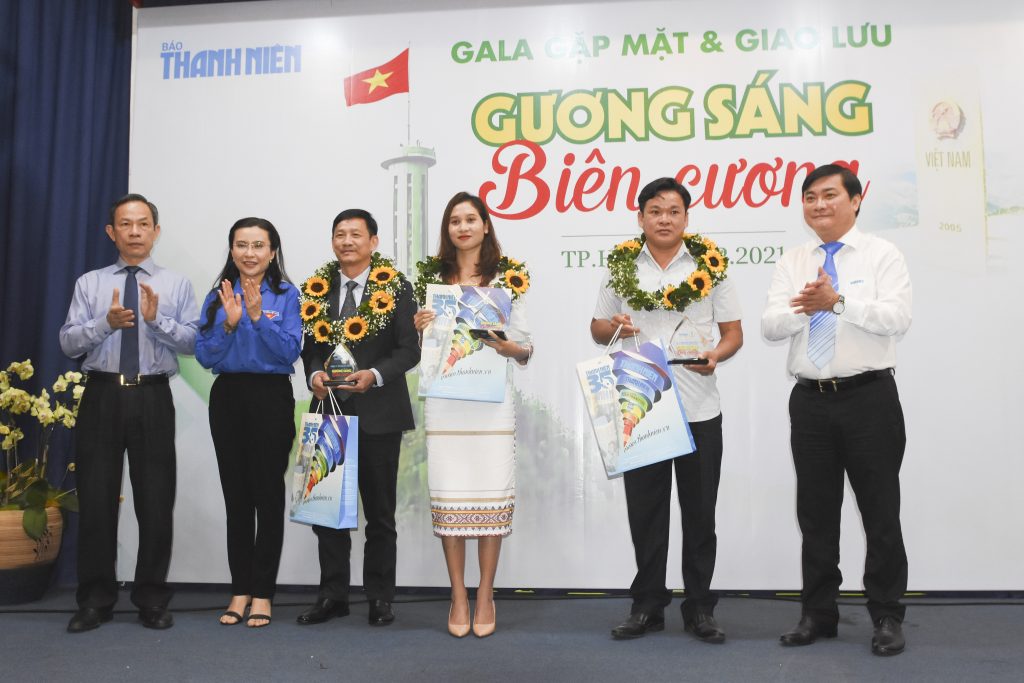 VRG và Báo Thanh niên tuyên dương 10 gương sáng biên cương