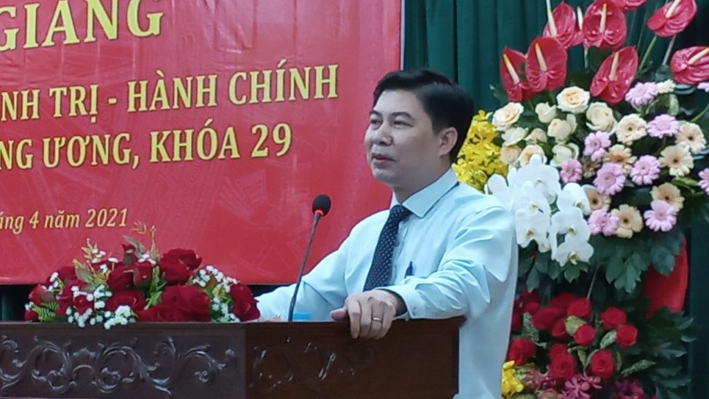 Bế giảng và khai giảng 2 lớp Trung cấp lý luận Chính trị – Hành chính Khối DN TW