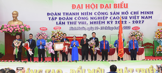 Đoàn Thanh niên VRG đón nhận Huân chương Lao động hạng Ba 