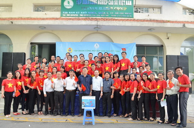 TUỔI TRẺ VRG HƯỚNG VỀ BIỂN ĐẢO QUÊ HƯƠNG CHƯƠNG TRÌNH DO ĐOÀN CƠ QUAN KẾT HỢP CÙNG CÔNG ĐOÀN CƠ QUAN TẬP ĐOÀN THỰC HIỆN