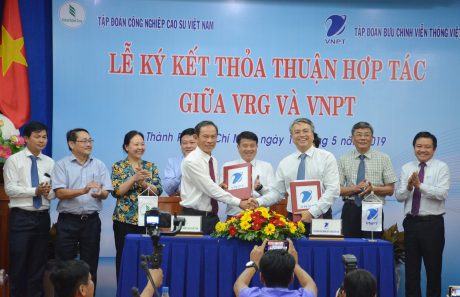 VRG sẽ ứng dụng các giải pháp công nghệ của VNPT vào sản xuất kinh doanh