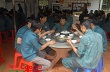 Đảm bảo chất lượng bữa ăn giữa ca cho công nhân