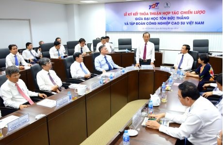 VRG ký thỏa thuận hợp tác chiến lược với Đại học Tôn Đức Thắng