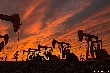 Giá dầu phục hồi mạnh trước thông tin OPEC cắt giảm sản lượng