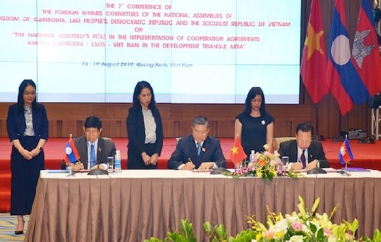 Hội nghị lần thứ 7 Ủy ban Đối ngoại Quốc hội ba nước Campuchia-Lào-Việt Nam ra Tuyên bố chung