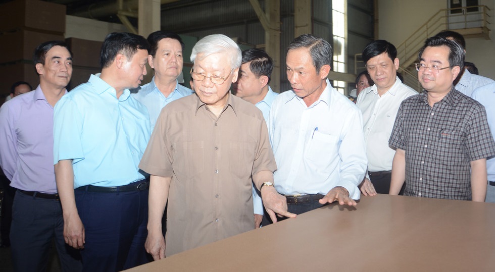 Tổng Bí thư – Chủ tịch nước thăm và làm việc tại Công ty CP Gỗ MDF VRG Kiên Giang