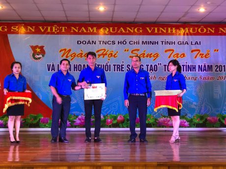 Tuyên dương “Tuổi trẻ sáng tạo” cho 48 đoàn viên thanh niên 4 công ty cao su