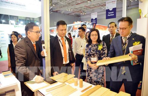 Khai mạc triển lãm quốc tế về máy và thiết bị công nghiệp chế gỗ lần thứ 13